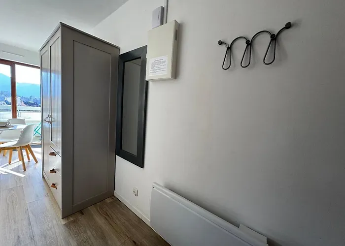 Moderne Et Cosy Avec Loggia, Vue Montagnes, Internet - Fr-1-555-114